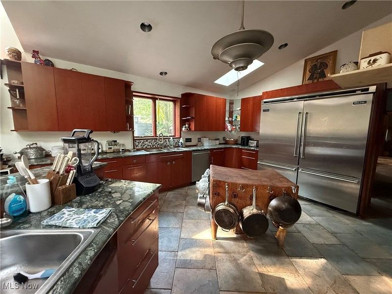 2826 Yellow Creek, Akron, OH 44333 Photo 9