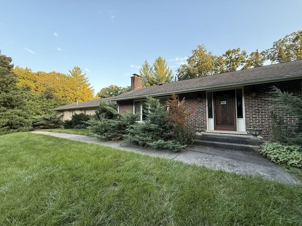 1842 Thomas Atkinson Road, Inverness, IL 60067