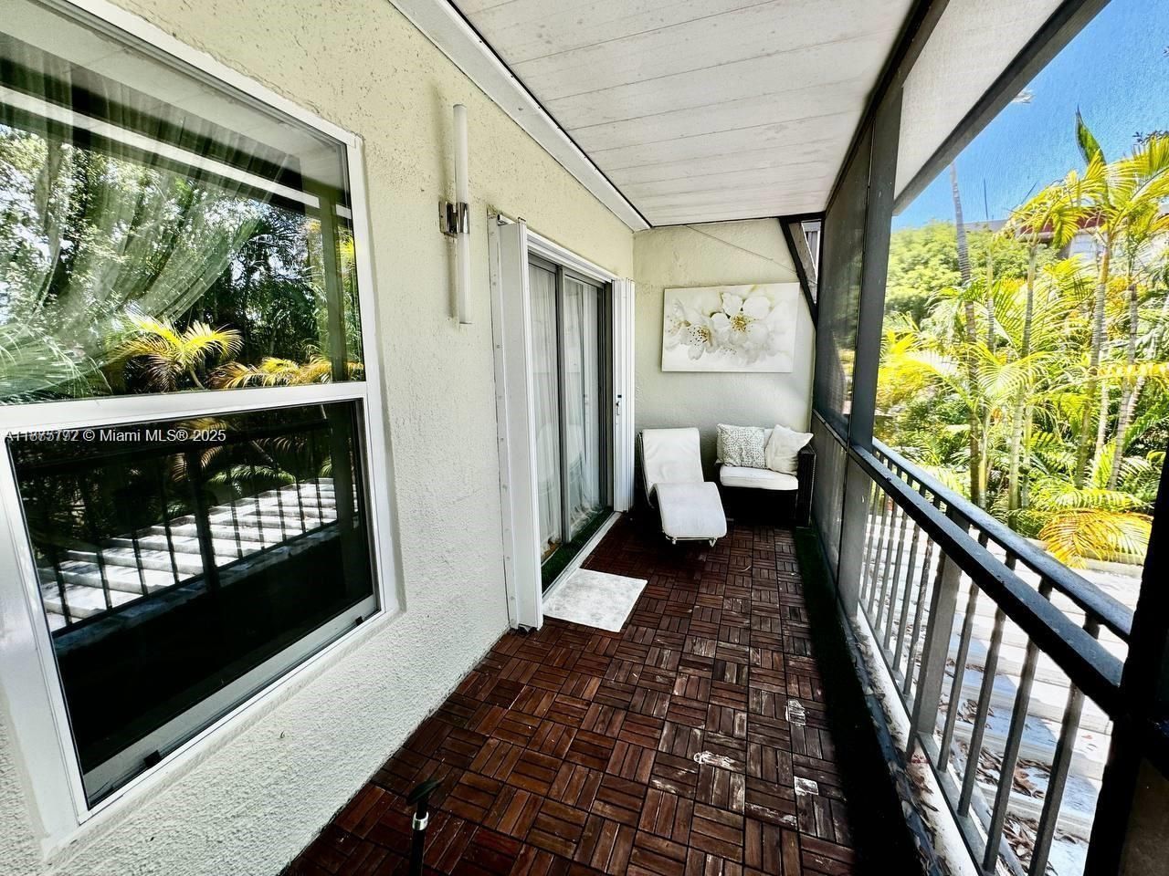 1001 Three Islands Blvd, Unit 31, Hallandale Beach, FL 33009 Photo