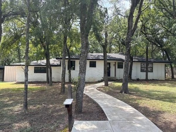 256 Candyce Drive, Robinson, TX 76655