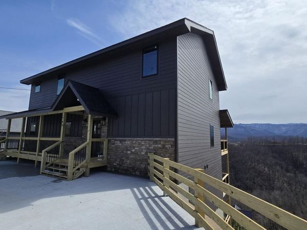 748 Village Loop Rd, Gatlinburg, TN 37738