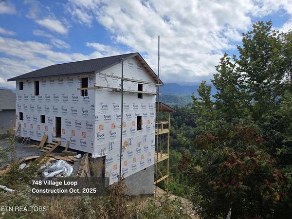 748 Village Loop Rd, Gatlinburg, TN 37738