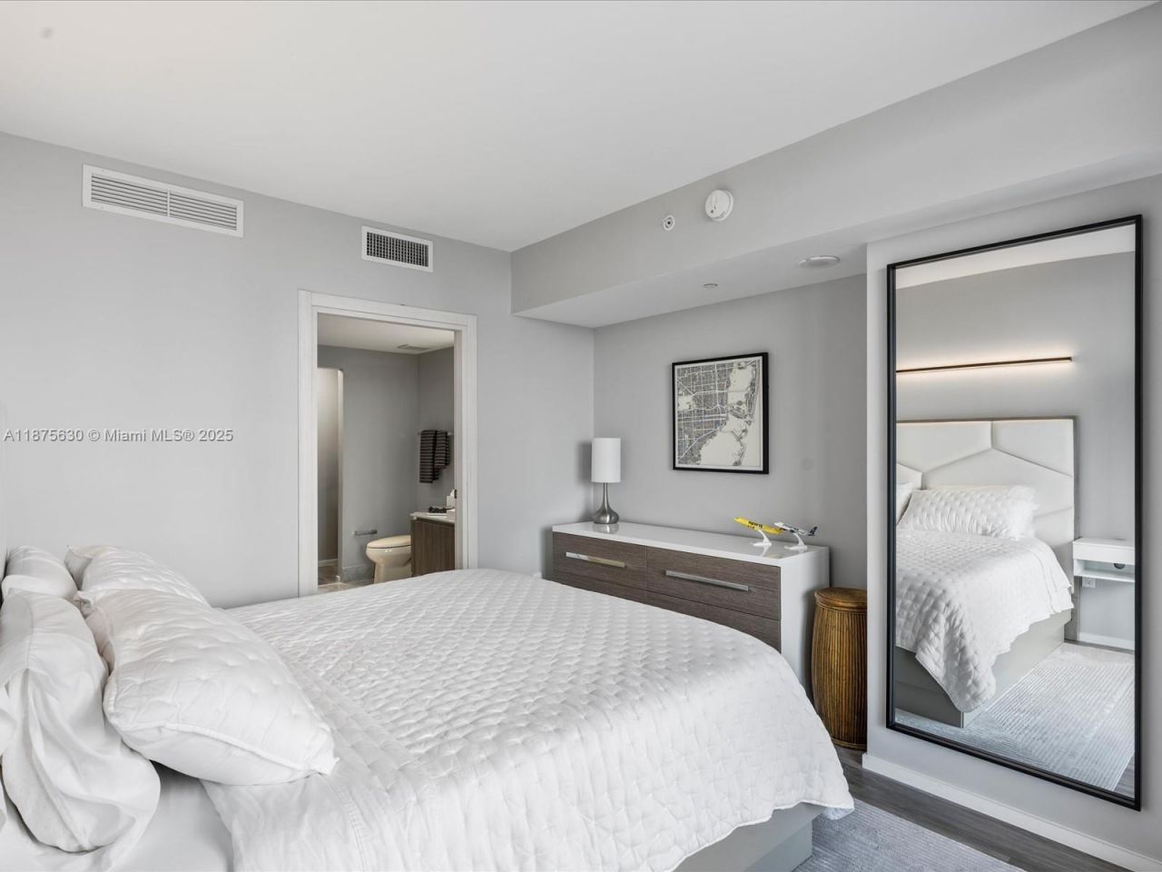 801 S Miami Ave, Unit 4402, Miami, FL 33130 Photo