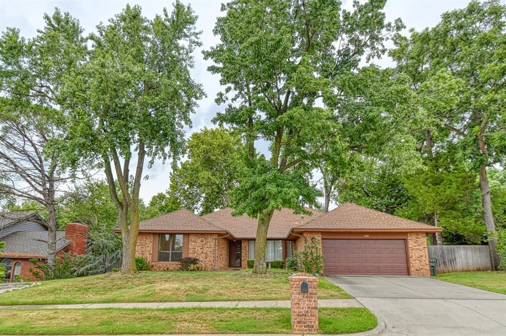 2101 Riverside Drive, Norman, OK 73072 Main Photo