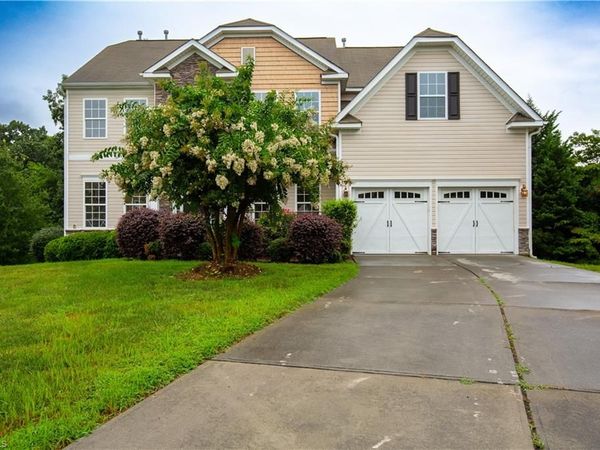 3510 Meadow Glen Court, Clemmons, NC 27012