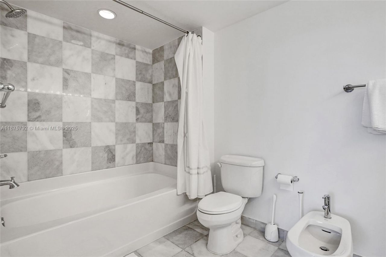 601 NE 36th St, Unit 2703, Miami, FL 33137 Photo