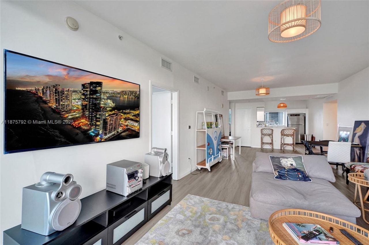 601 NE 36th St, Unit 2703, Miami, FL 33137 Photo