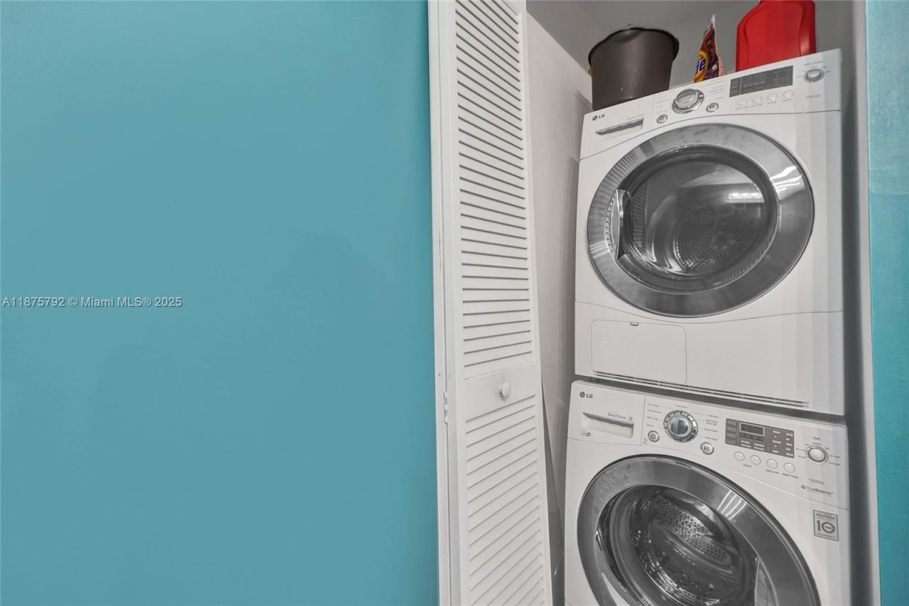 601 NE 36th St, Unit 2703, Miami, FL 33137 Photo