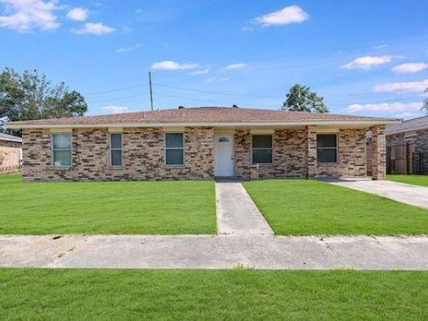 391 HIGHLAND Drive, LaPlace, LA 70068