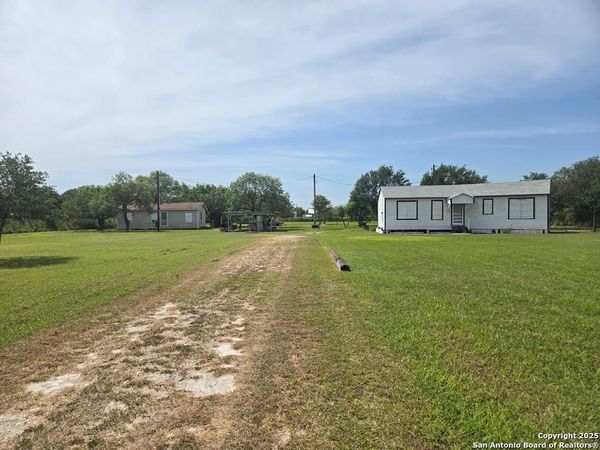 464 Cr 613, Skidmore, TX 78389