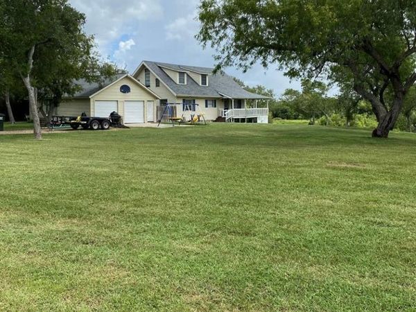 289 Mission River Oaks Rd, Woodsboro, TX 78393