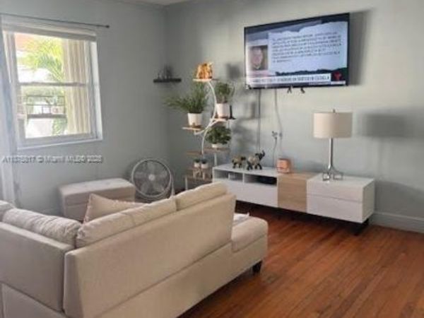 1258 Marseille Dr, Unit 4, Miami Beach, FL 33141