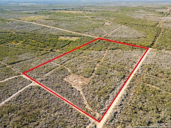 449 Double Eagle, George West, TX 78022