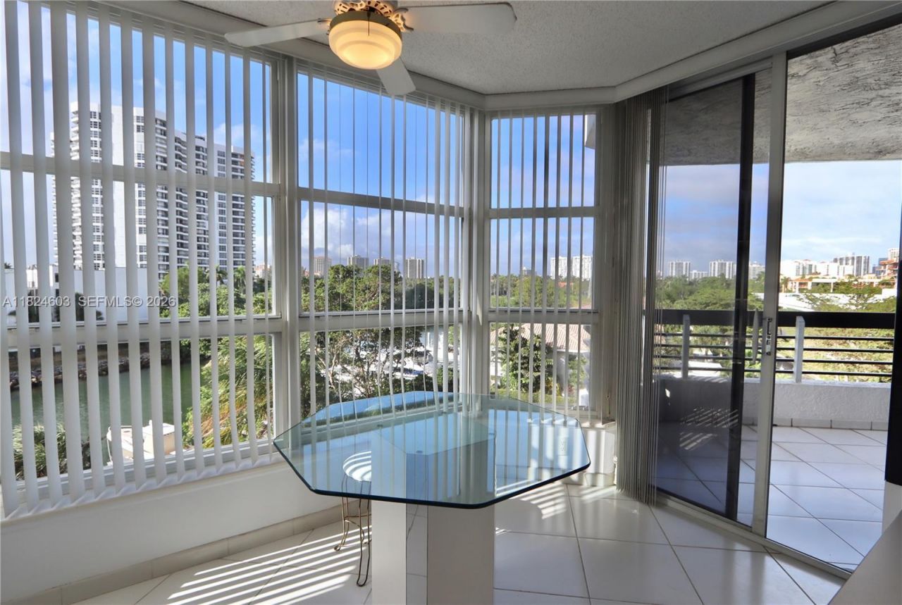 3530 Mystic Pointe Dr, Unit 506, Aventura, FL 33180 Photo