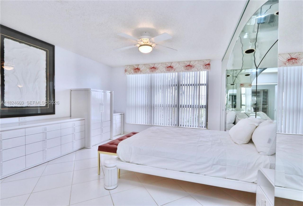 3530 Mystic Pointe Dr, Unit 506, Aventura, FL 33180 Photo