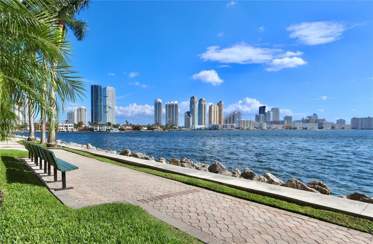 3530 Mystic Pointe Dr, Unit 506, Aventura, FL 33180 Photo