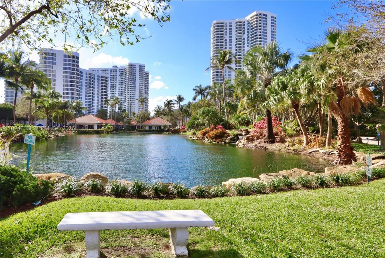 3530 Mystic Pointe Dr, Unit 506, Aventura, FL 33180 Photo