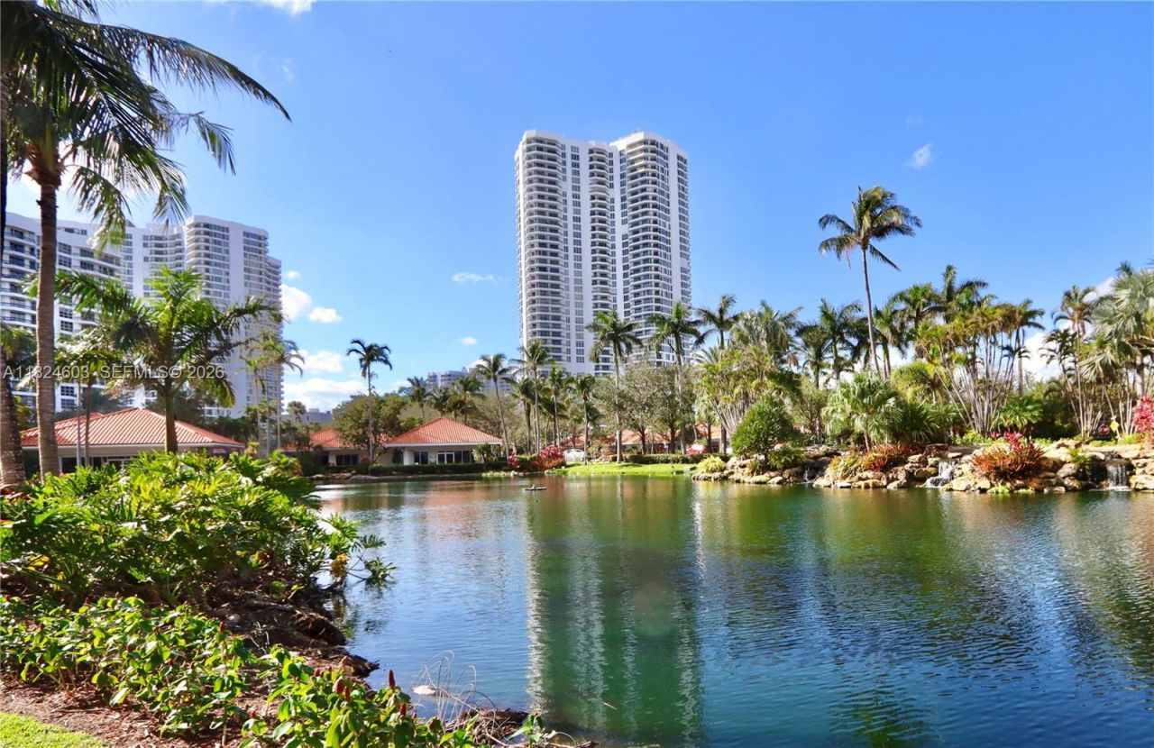 3530 Mystic Pointe Dr, Unit 506, Aventura, FL 33180 Photo