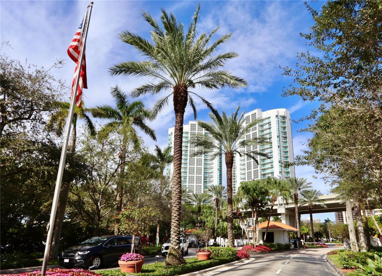 3530 Mystic Pointe Dr, Unit 506, Aventura, FL 33180 Photo