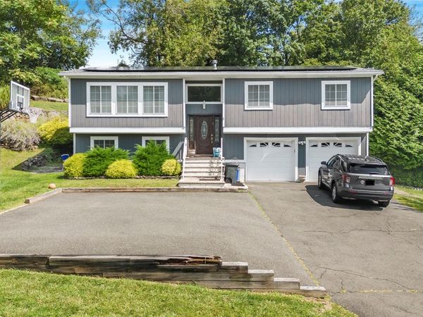 17 John F Kennedy Drive, Stony Point, NY 10980