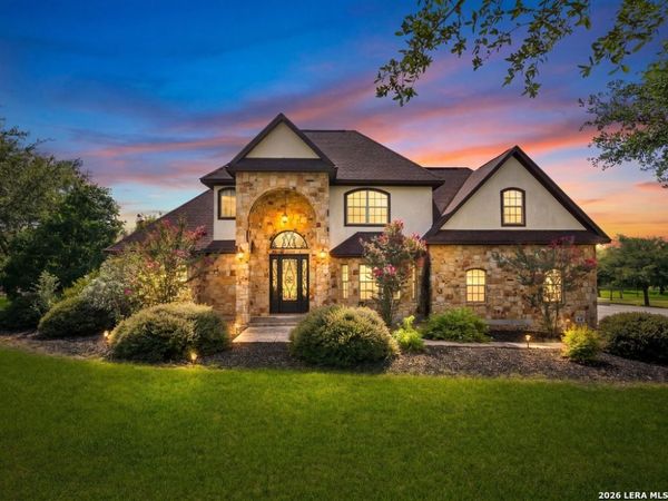 169 Abrego Lake, Floresville, TX 78114