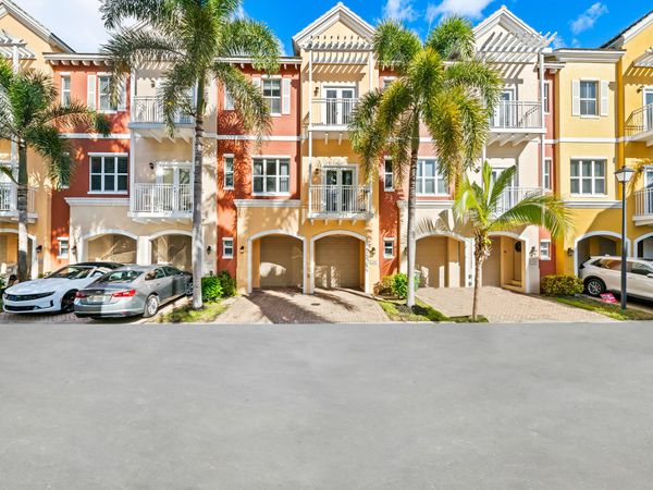 2331 Vintage Drive, Lighthouse Point, FL 33064