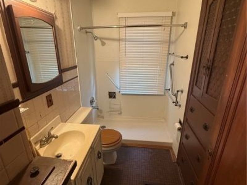 8703 E Market Street, Howland, OH 44484 Photo 8