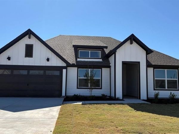 4213 CORNERSTONE Circle, Granbury, TX 76048