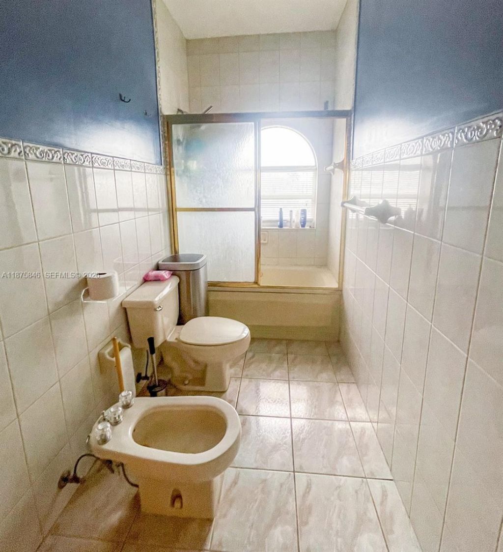 9008 Collins Ave, Unit 402, Surfside, FL 33154 Photo