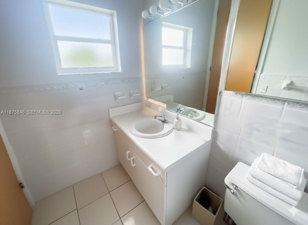 9008 Collins Ave, Unit 402, Surfside, FL 33154 Photo