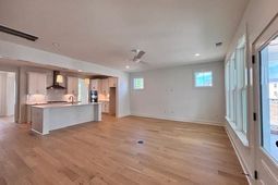 1410 Lancaster Way photo 4