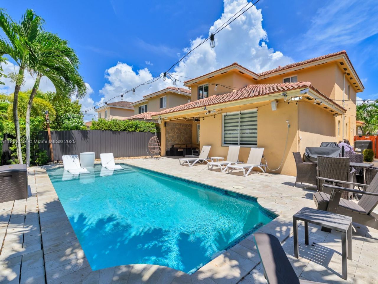 8956 SW 215th Ln, Cutler Bay, FL 33189 Photo