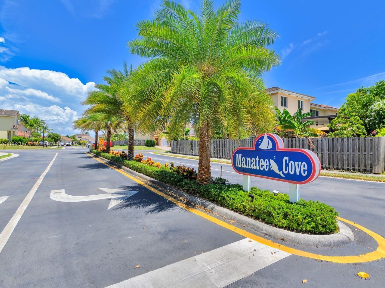 8956 SW 215th Ln, Cutler Bay, FL 33189 Photo