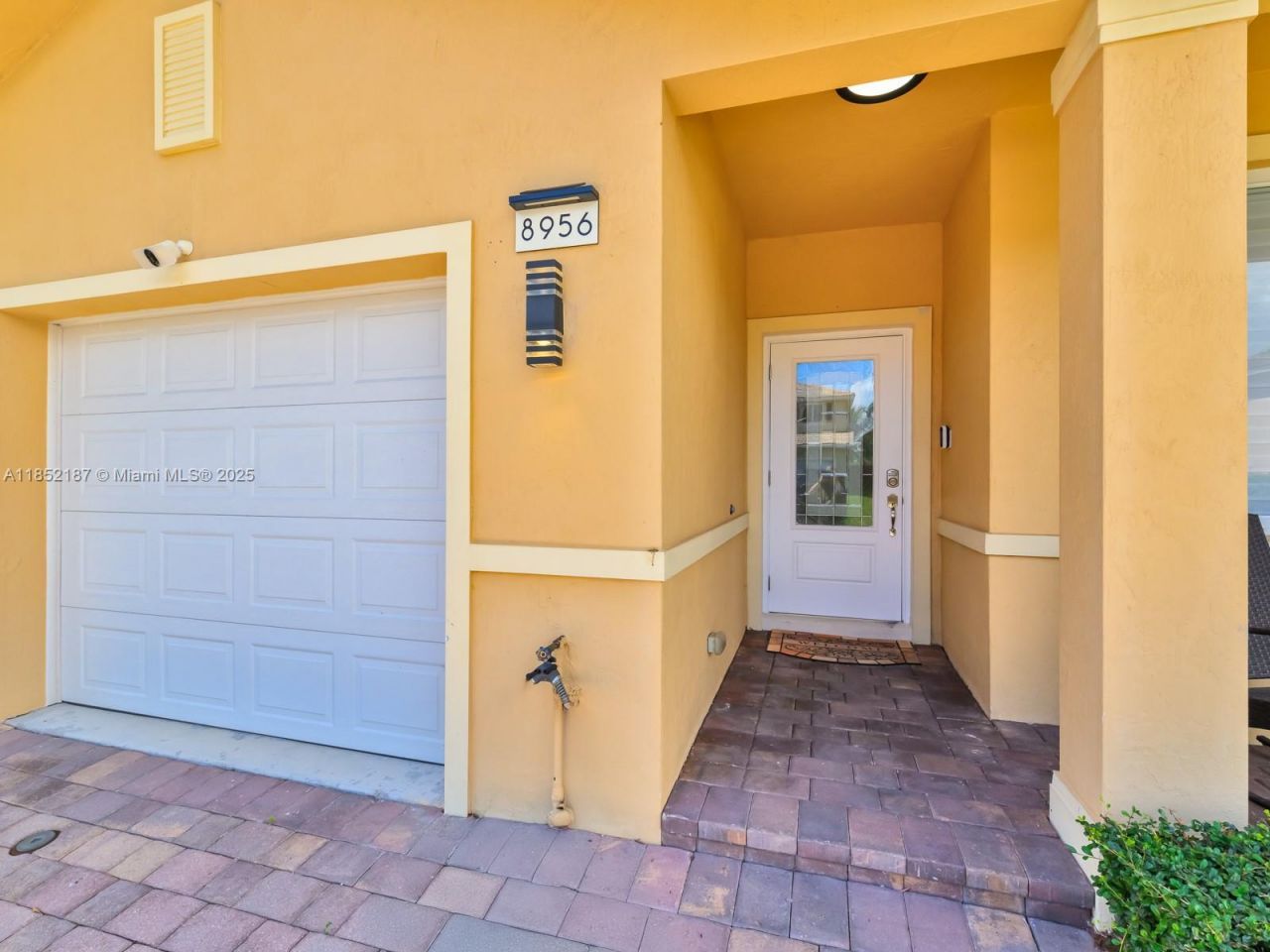 8956 SW 215th Ln, Cutler Bay, FL 33189 Photo