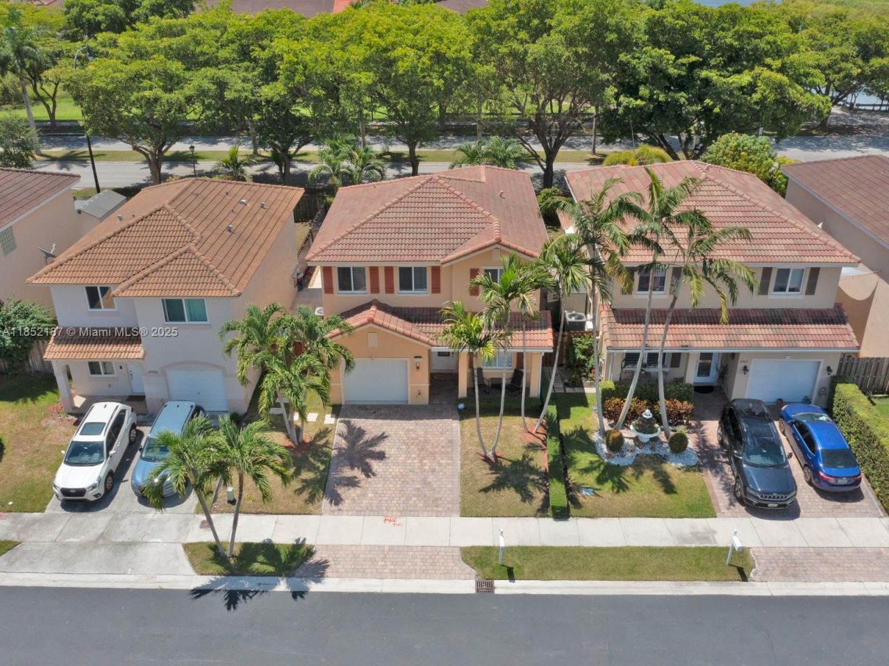 8956 SW 215th Ln, Cutler Bay, FL 33189 Photo