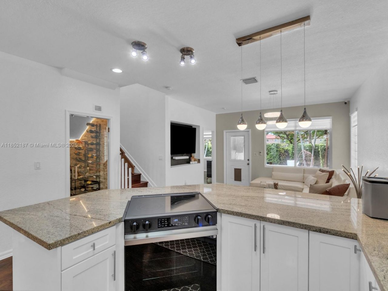 8956 SW 215th Ln, Cutler Bay, FL 33189 Photo