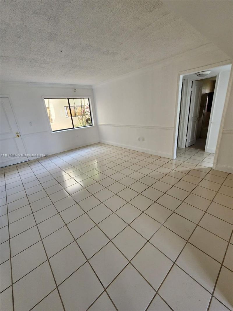 8015 SW 107th Ave, Unit 119, Miami, FL 33173 Photo