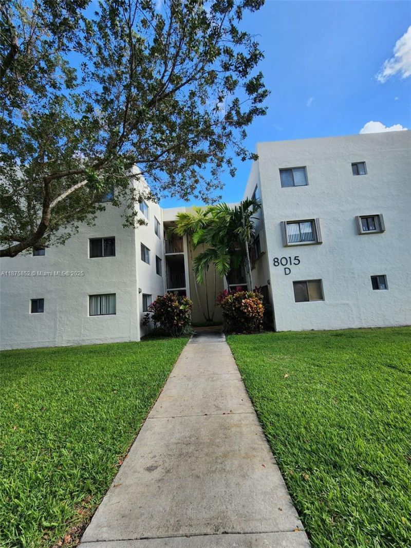 8015 SW 107th Ave, Unit 119, Miami, FL 33173 Photo