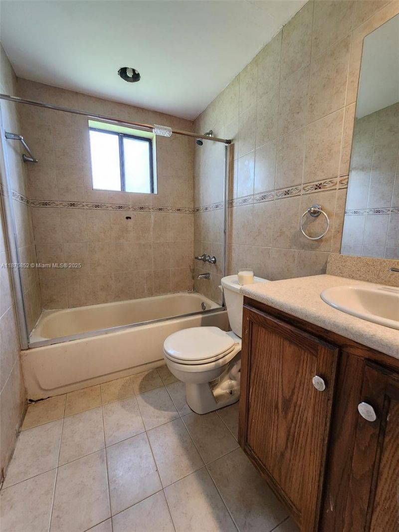 8015 SW 107th Ave, Unit 119, Miami, FL 33173 Photo