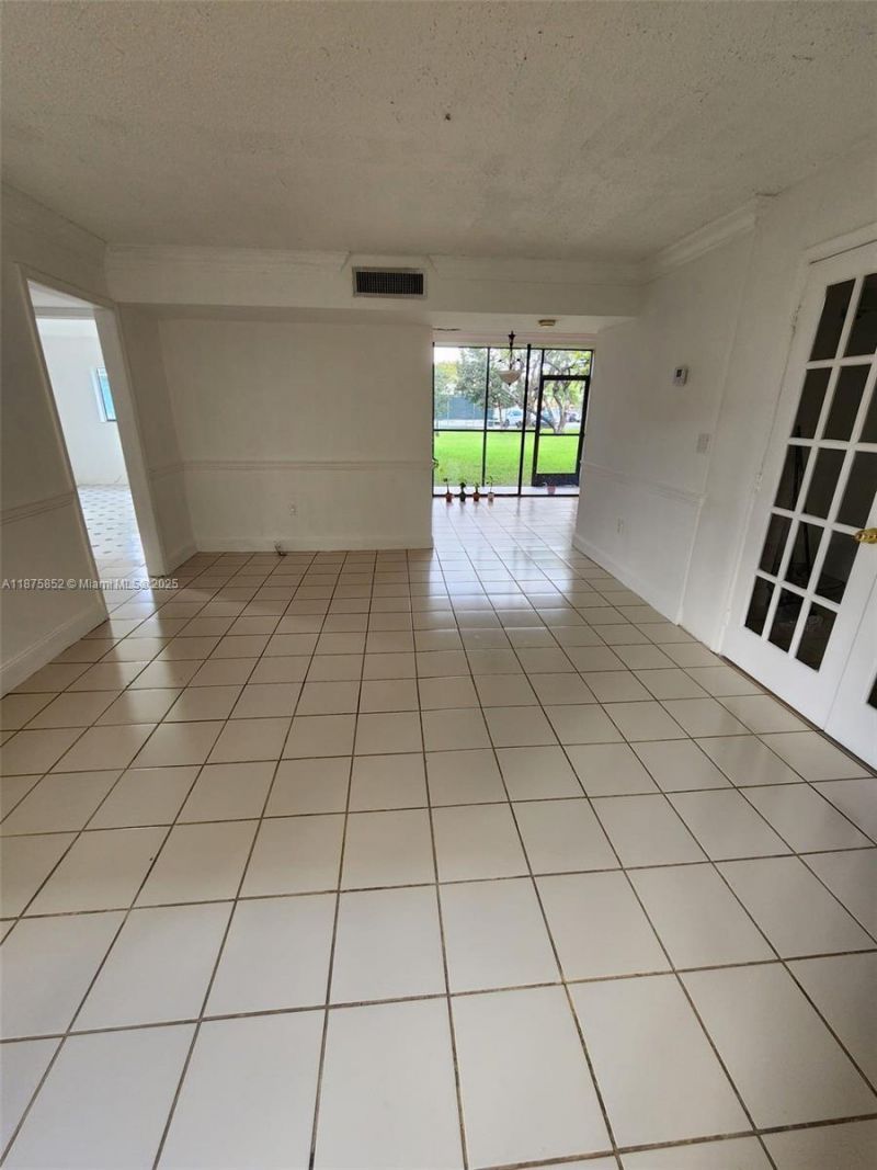 8015 SW 107th Ave, Unit 119, Miami, FL 33173 Photo