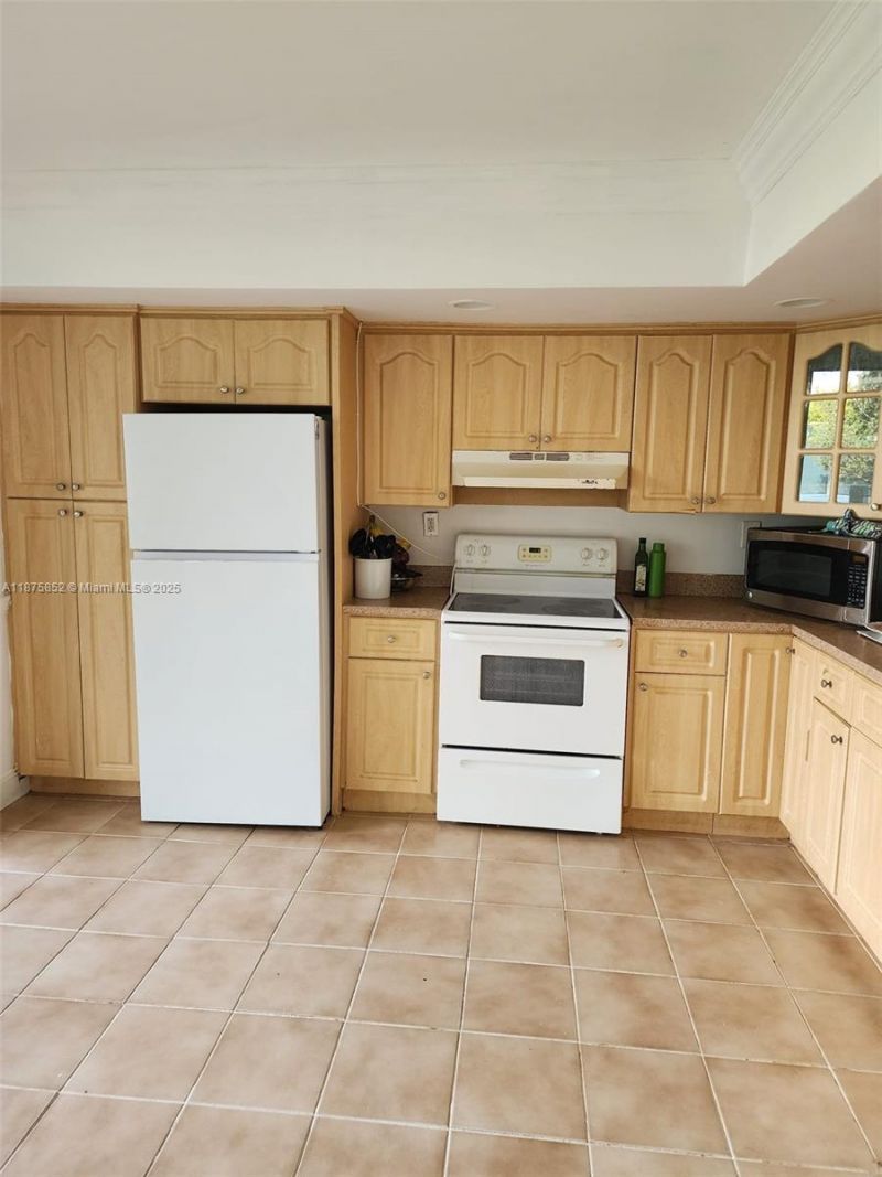 8015 SW 107th Ave, Unit 119, Miami, FL 33173 Photo