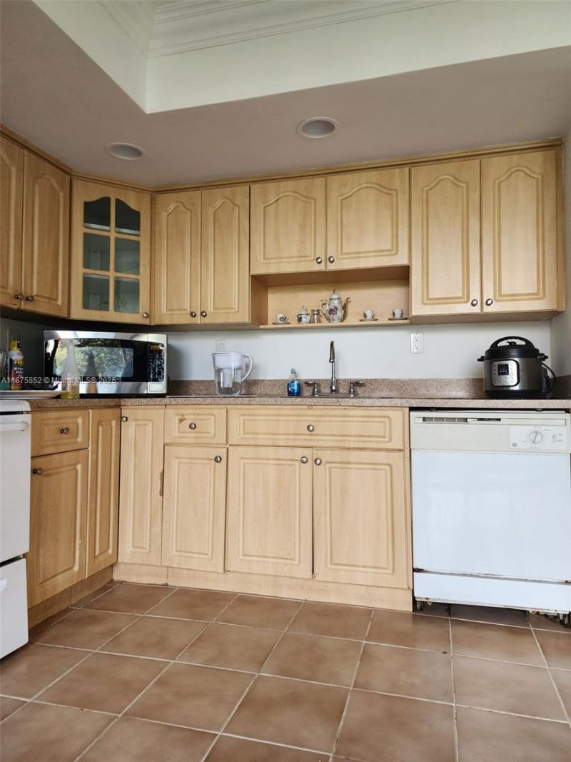 8015 SW 107th Ave, Unit 119, Miami, FL 33173 Photo