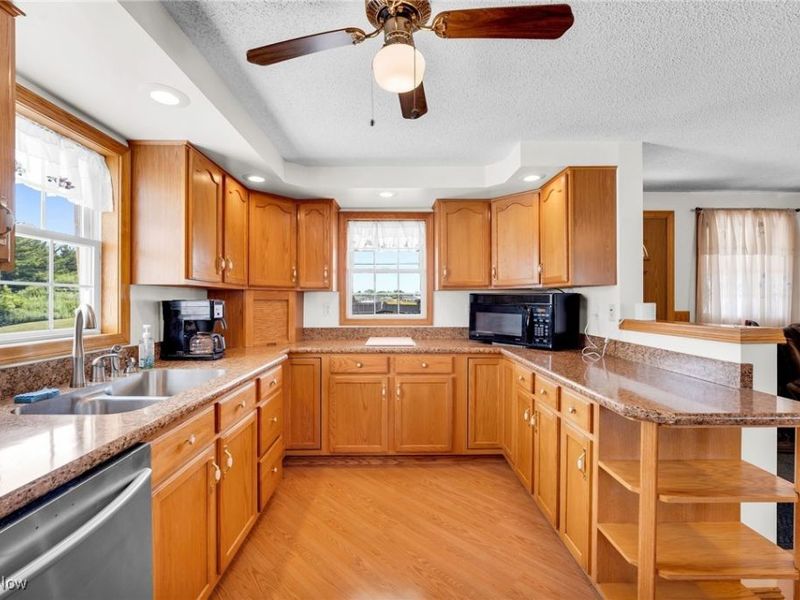 9373 Murray Ridge Road, Elyria, OH 44035 Photo 8