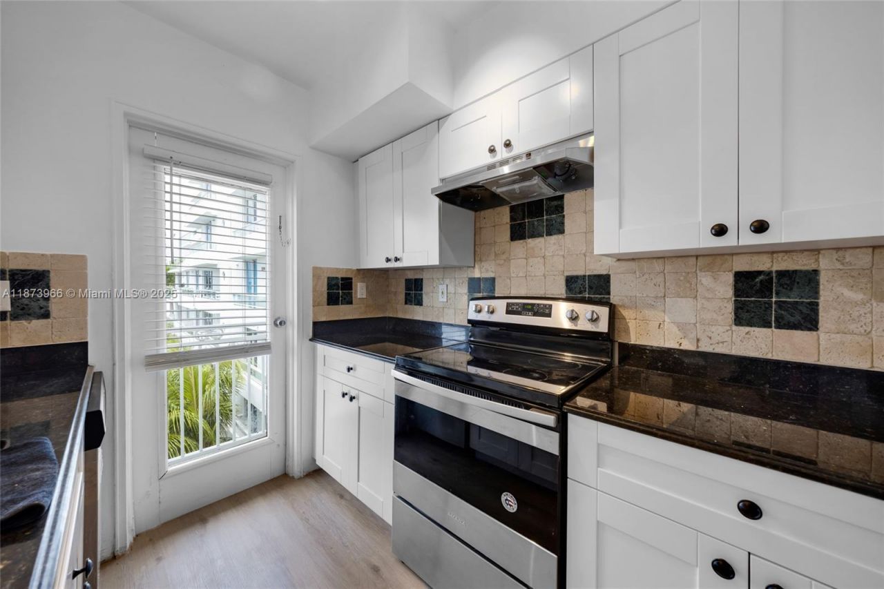 10001 W Bay Harbor Dr, Unit 404, Bay Harbor Islands, FL 33154 Photo