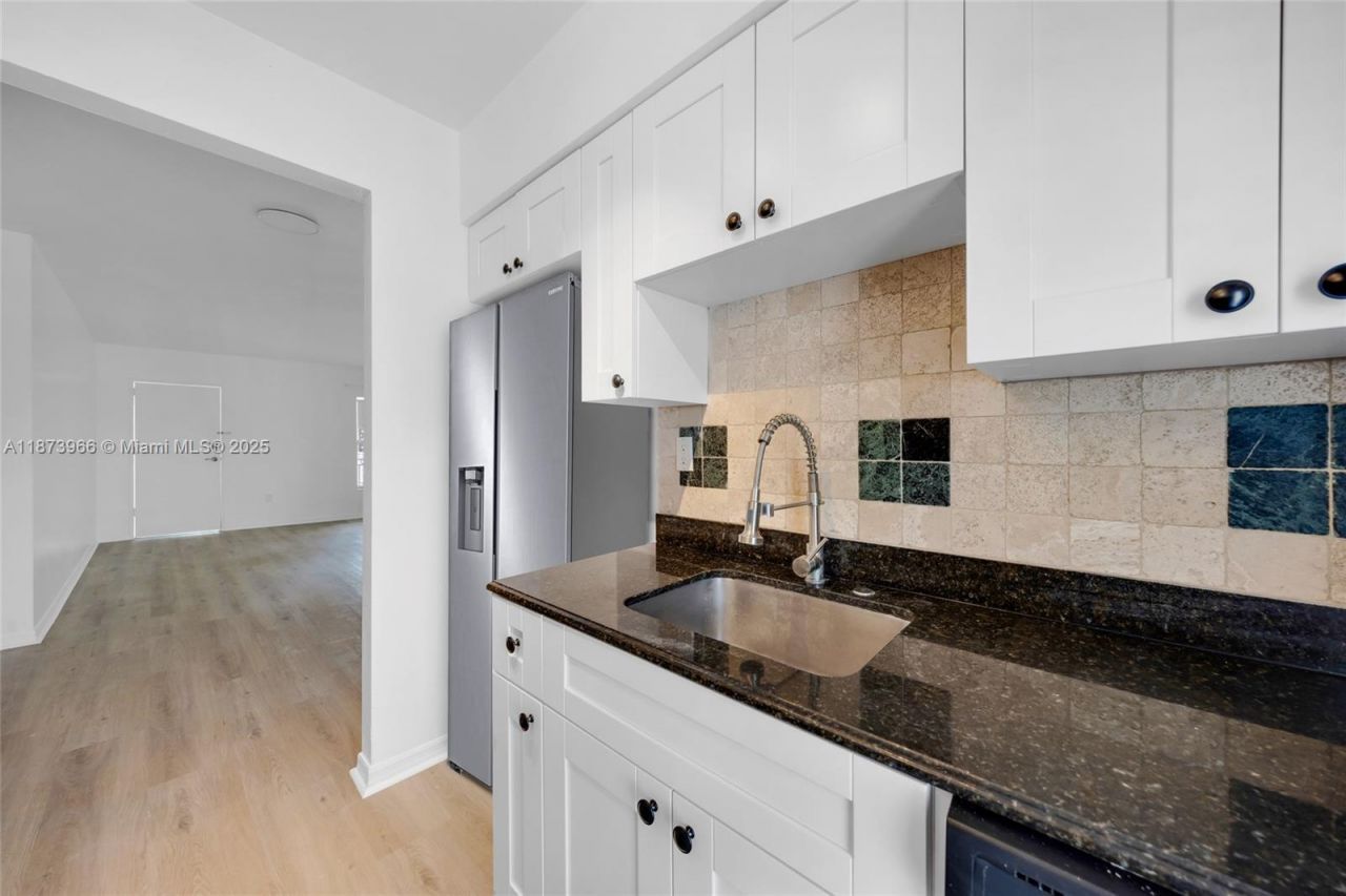 10001 W Bay Harbor Dr, Unit 404, Bay Harbor Islands, FL 33154 Photo