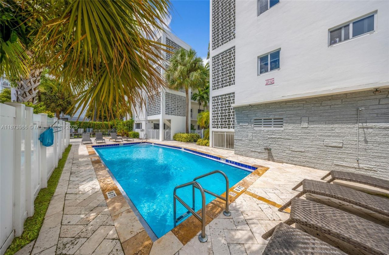 10001 W Bay Harbor Dr, Unit 404, Bay Harbor Islands, FL 33154 Photo