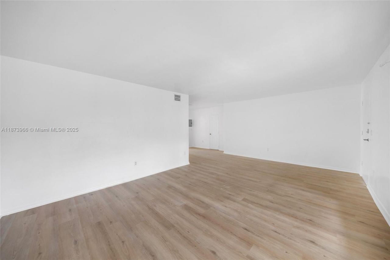 10001 W Bay Harbor Dr, Unit 404, Bay Harbor Islands, FL 33154 Photo