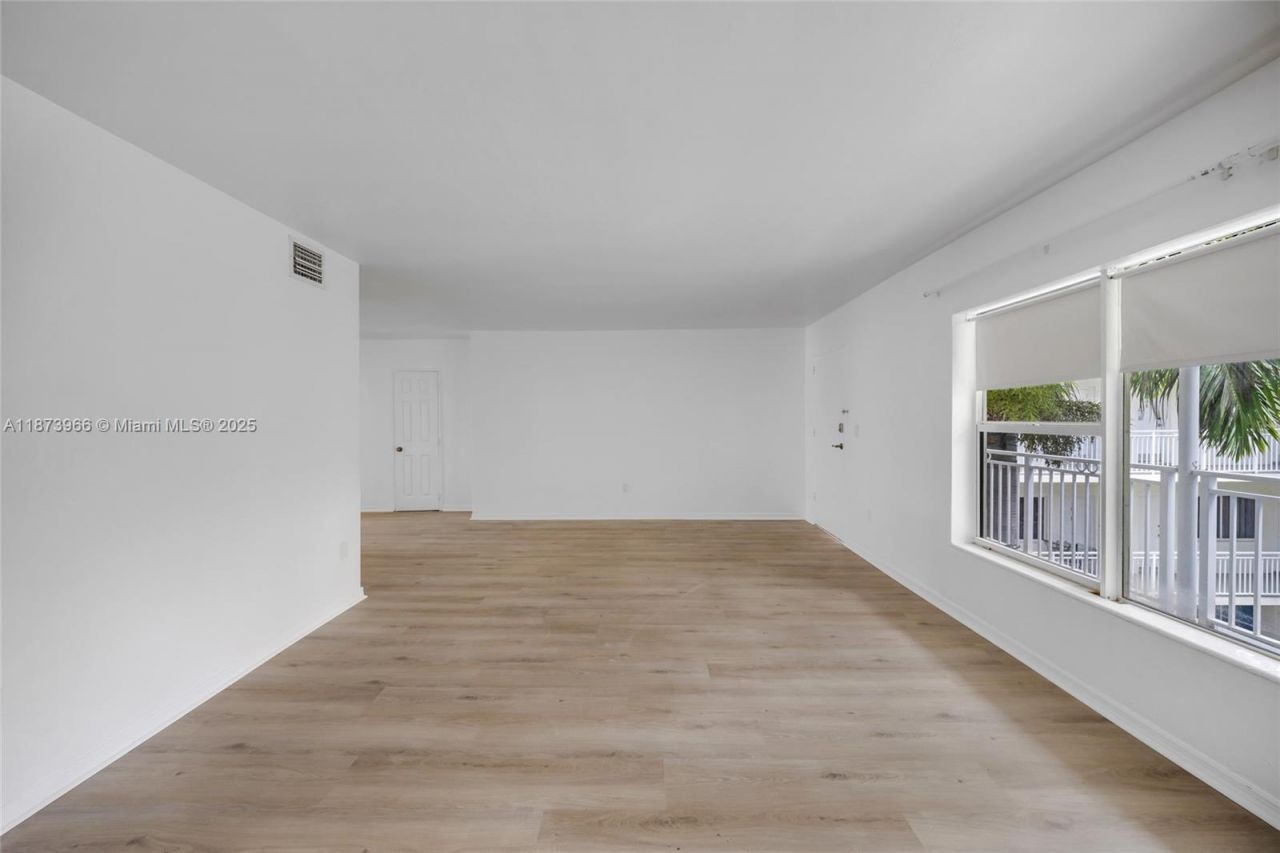 10001 W Bay Harbor Dr, Unit 404, Bay Harbor Islands, FL 33154 Photo