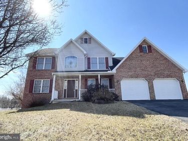 822 LINDIA ROAD, CHAMBERSBURG, PA 17201