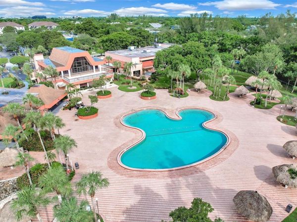 3150 Holiday Springs Blvd, Unit 8-305, Margate, FL 33063